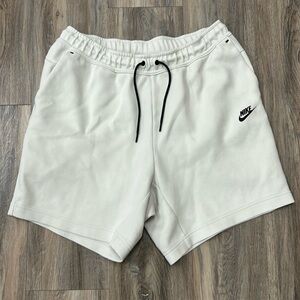 Nike tech fleece shorts. Mens Large. EUC.